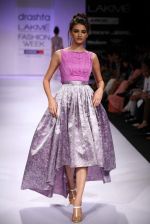 Model walk the ramp for Drashta show at Lakme Fashion Week Day 2 on 4th Aug 2012 (35).JPG